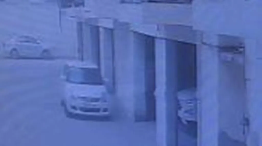 मेरठ: छात्रा ने चौथी मंजिल से कूदकर दी जान, CCTV कैमरे में कैद हुई घटना