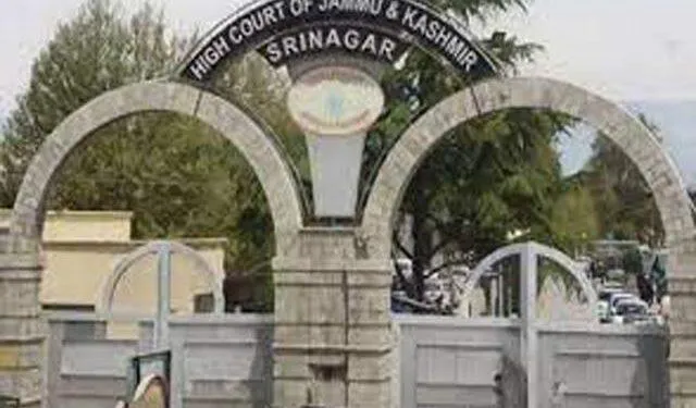 हाईकोर्ट ने लगाई फटकार, पासपोर्ट अधिकारी जम्मू कश्मीर CID के प्रवक्ता की तरह व्यवहार नहीं कर सकता