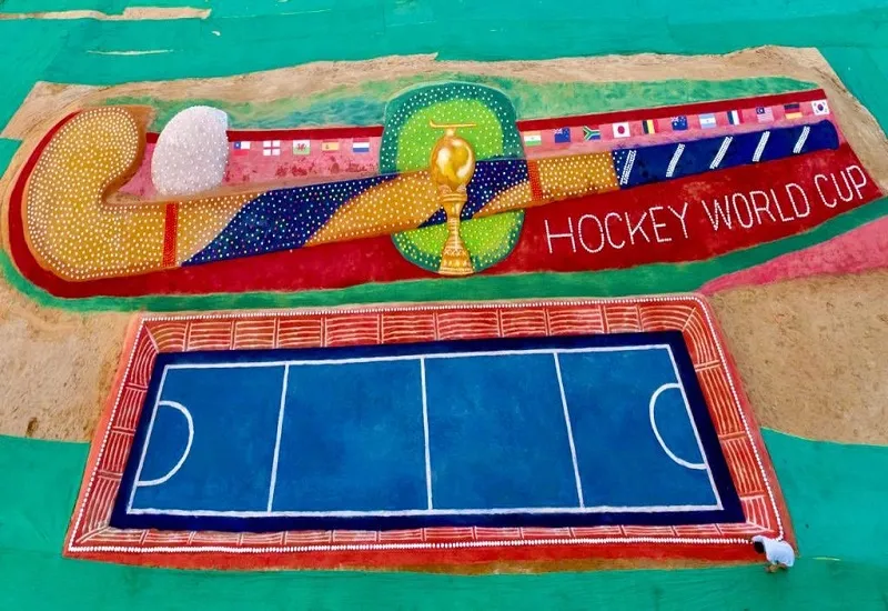Hockey World Cup 2023 : ओडिशा के कलाकार ने बोतल के भीतर उकेरी हॉकी स्टिक और गेंद, जानें टूर्नामेंट के कुछ रोचक तथ्य