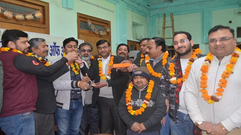 मुरादाबाद: जारी रहेगा निजी स्कूलों की मनमानी का विरोध