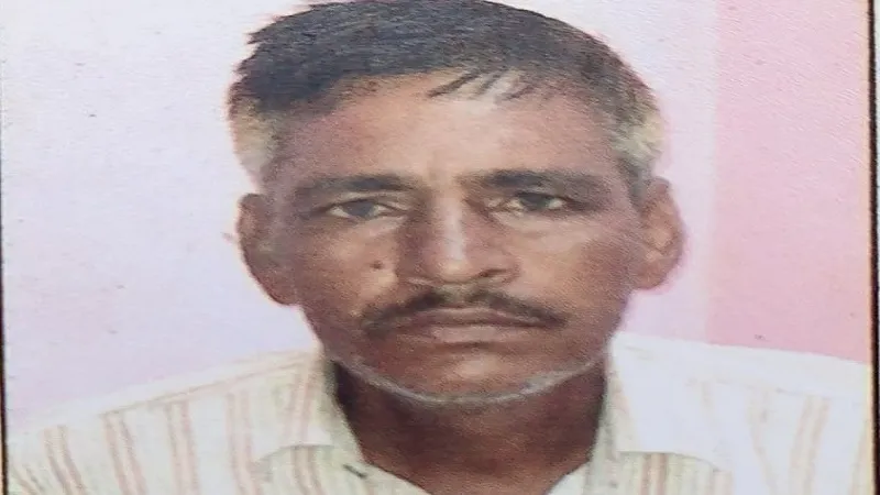 अमरोहा : सड़क पर मिला ट्रक चालक का शव, हत्या की आशंका
