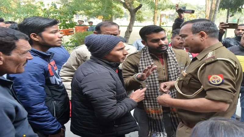 मुरादाबाद: हिंदू कालेज के बुर्का विवाद में फंसी छात्रा ने मांगी माफी