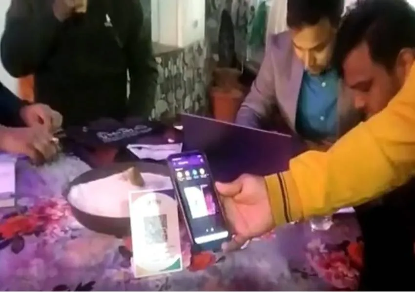 ‘Digital Shagun’ शादी समारोह में आए लोगों ने दिए Online शगुन,  VIDEO वायरल