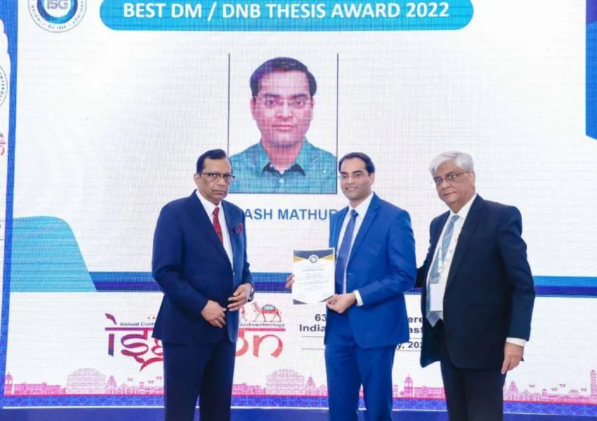 SGPGI: सर्वश्रेष्ठ शोध पुरस्कार से Dr. Akash Mathur सम्मानित