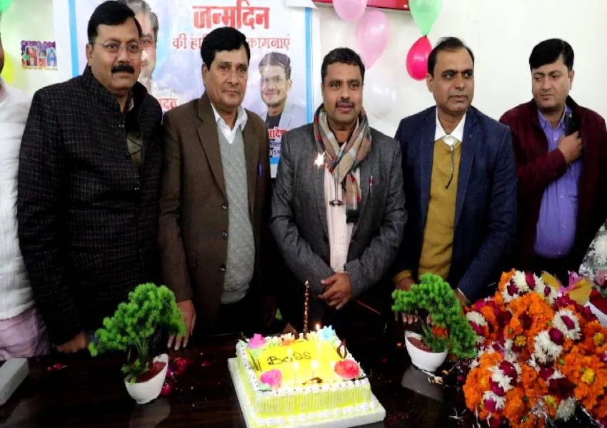 Pharmacist: Lucknow में अधिकारों की रक्षा के लिए एकजुट हुए फार्मासिस्ट, मनाया अधिकार दिवस