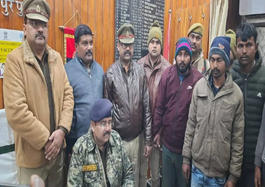 सुल्तानपुर: पुलिस मुठभेड़ में चार लुटेरे गिरफ्तार, एक अब भी फरार 