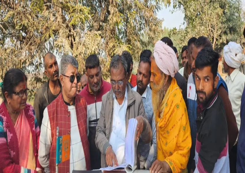 अयोध्या: नगर विधायक ने परिक्रमा मार्ग चौड़ीकरण का किया निरीक्षण, अधिकारियों को दिए जरूरी निर्देश