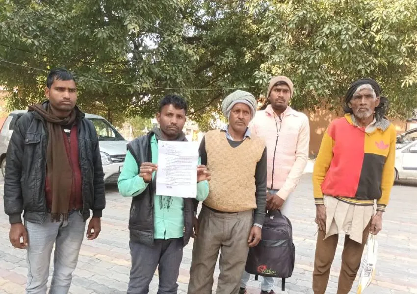 बहराइच: सीएम ऑफिस के आदेश पर भी नहीं शुरू हुई जांच, डीएम को पत्र सौंपकर की कार्यवाई की मांग, जानें मामला