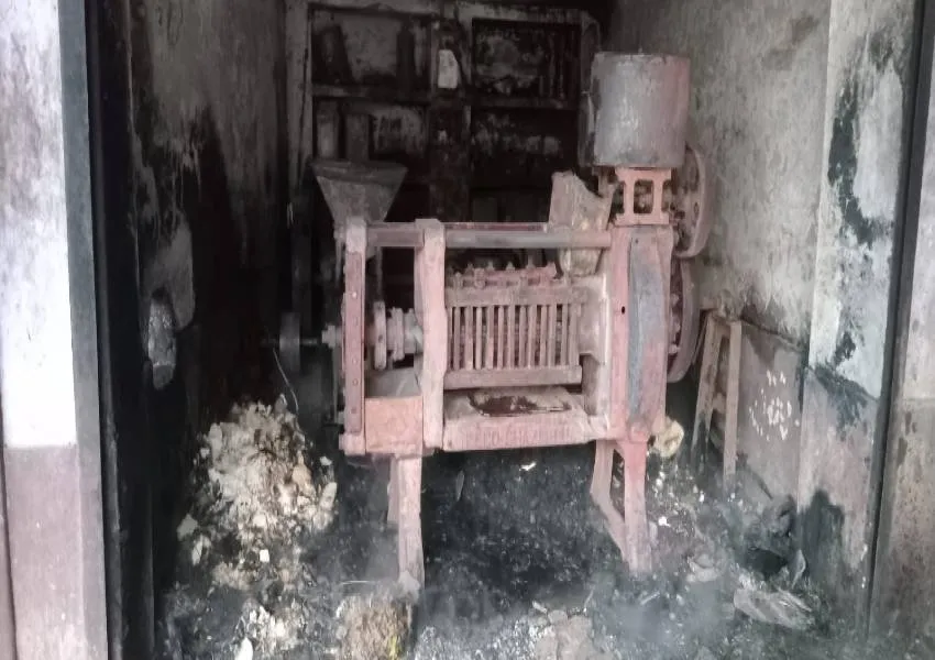 रायबरेली: आटा चक्की और स्पेलर कारखाने में लगी आग, लाखों की क्षति