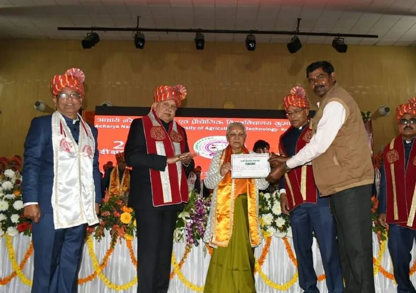 बहराइच: प्रगतिशील किसानों को राज्यपाल ने किया सम्मानित