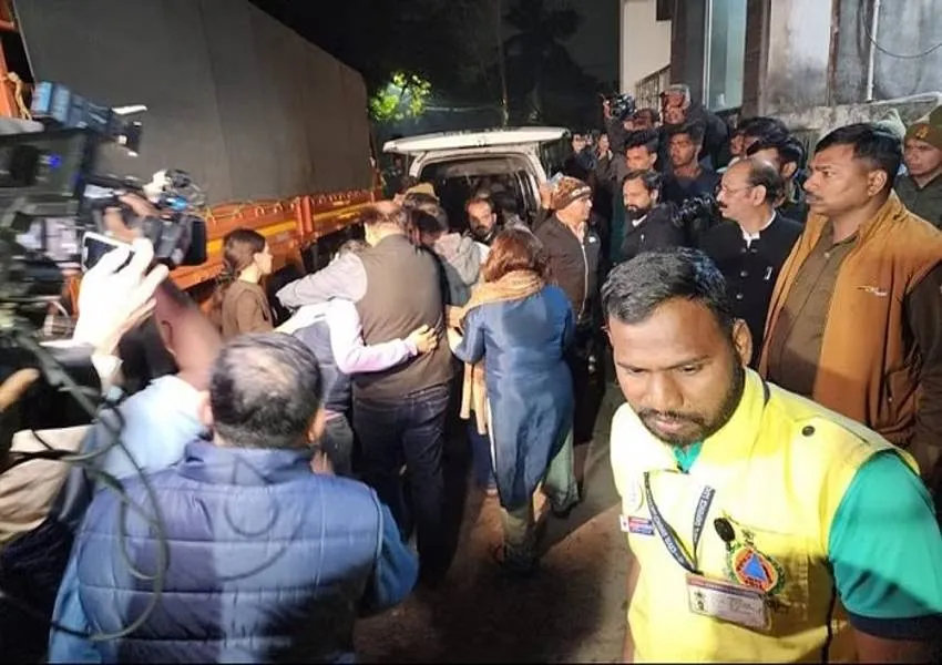 Lucknow building Collapse: बिना अनुमति चल रहा था बेसमेंट में खनन, लिवाना से प्रशासन और एलडीए ने नहीं लिया सबक