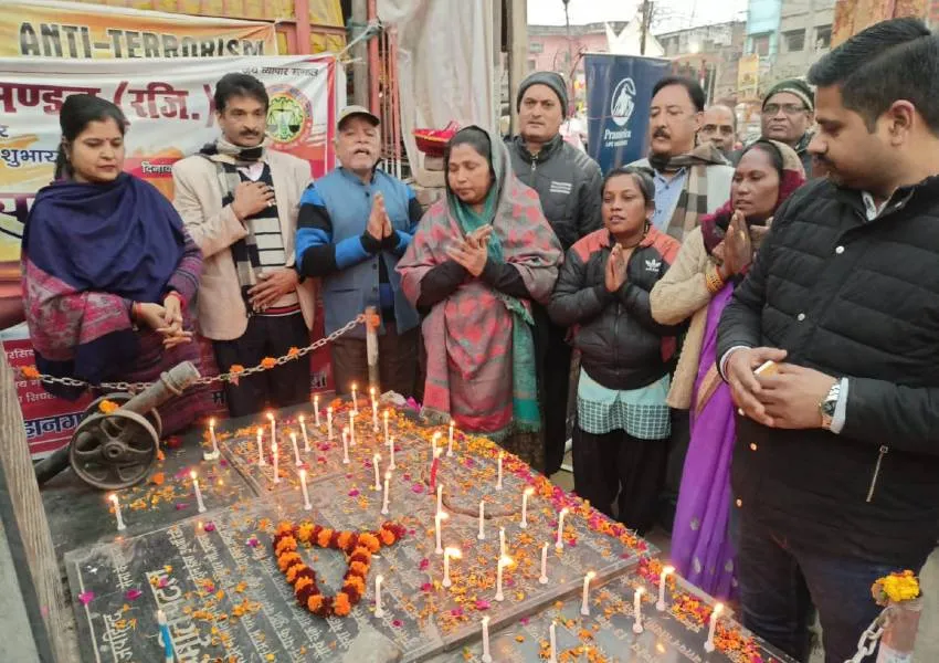 अयोध्या: संकल्प दिवस रूप में मनाया सेना दिवस, शहीद स्मारक पर अर्पित की पुष्पांजलि