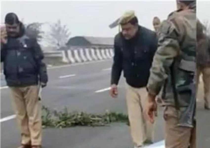 गौतम बुद्ध नगर: ईस्टर्न पेरीफेरल हाईवे पर युवती का शव मिलने से हड़कंप, जांच में जुटी पुलिस 