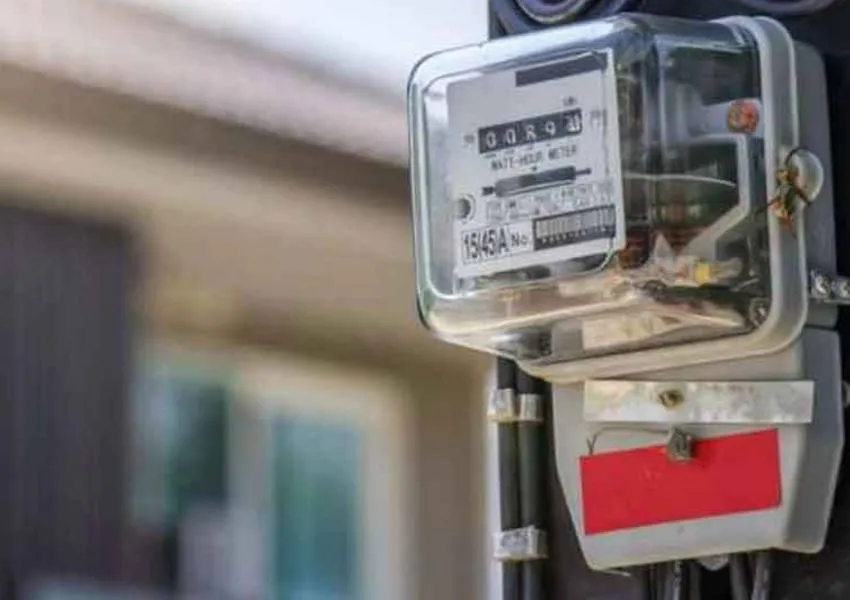 Electricity Rate UP: बिजली उपभोक्ताओं को लग सकता है महंगाई का 'करंट', बढ़ सकते हैं 18 से 23 फीसदी तक रेट