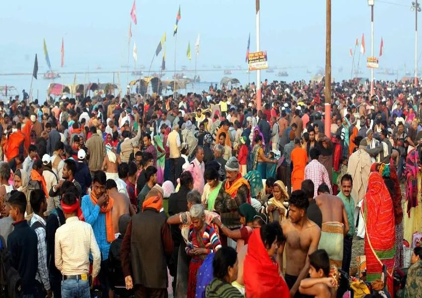 Makar Sankranti 2023: मकर संक्रांति पर संगम में 12 बजे तक 12 लाख श्रद्धालुओं ने लगाई आस्था की डुबकी