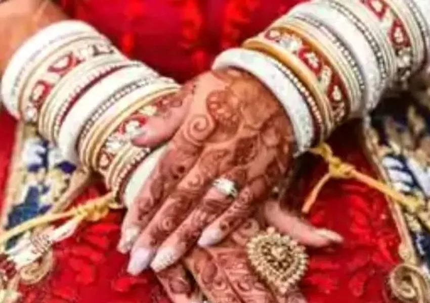 दहेज के लिए बेटी को उतारा मौत के घाट, मृतका के परिजनों ने ससुरालीजनों पर लगाया आरोप