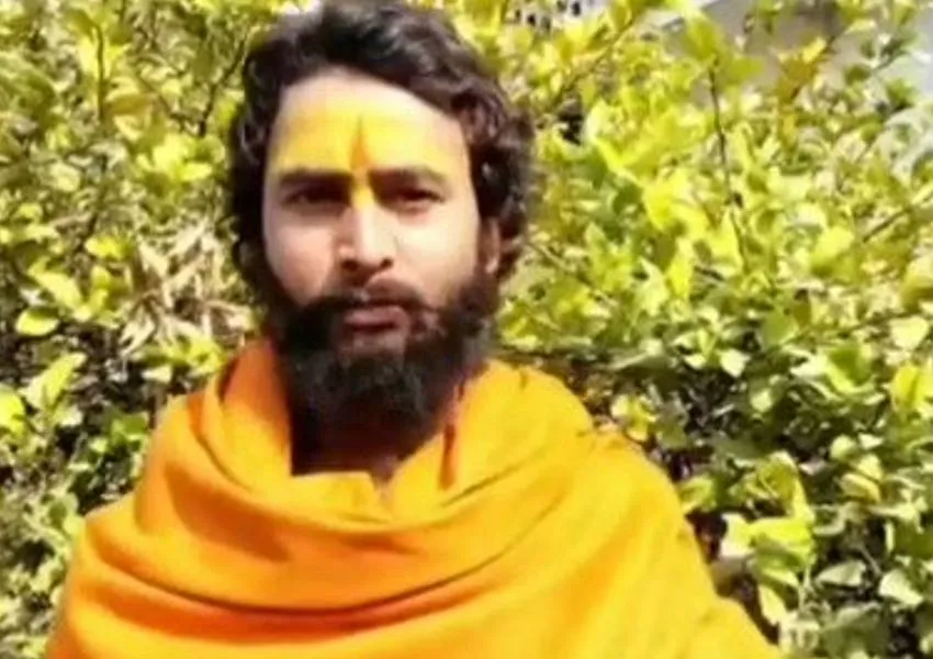 अयोध्या: सनातन धर्म पर उंगली उठाने वाले का सिर कलम कर दिया जाए... नायब तहसील के बयान पर भड़का संत समाज