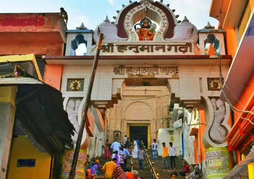 अयोध्या हनुमानगढ़ी को लेकर मुख्‍य सचिव ने दिए ये अहम निर्देश, श्रद्धालुओं को मिलेगा लाभ