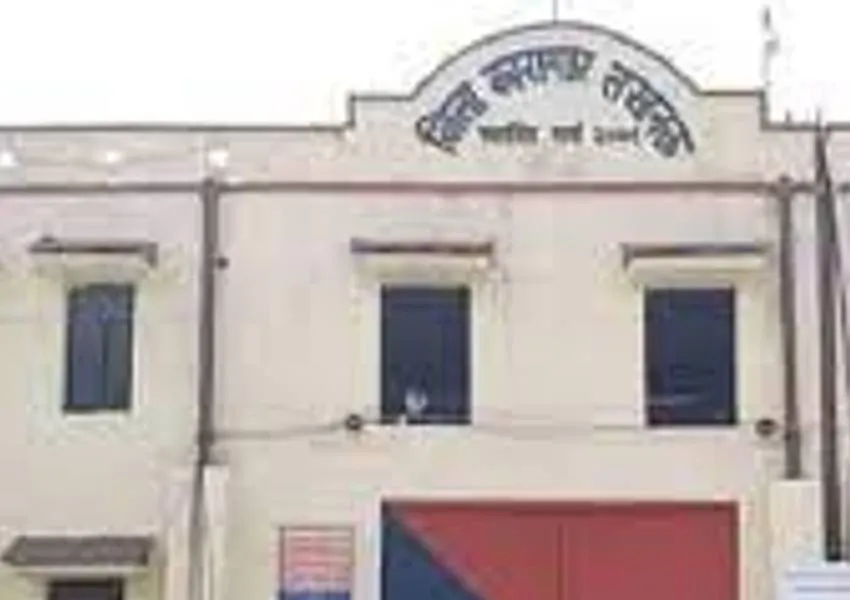 लखनऊ जिला कारागार में बंदियों ने की बंदीरक्षक से मारपीट, घायल 