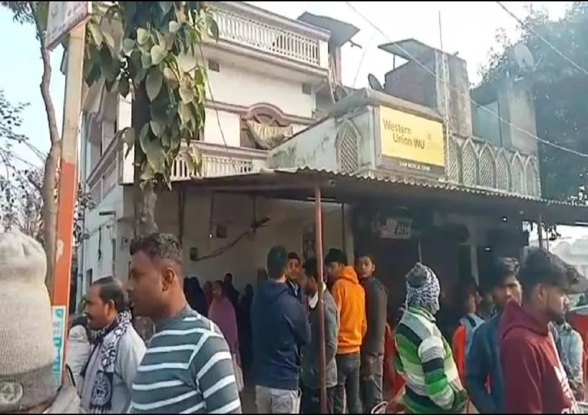 गोंडा: घर से बुलाकर युवक की हत्या, तालाब किनारे फेंका शव, छानबीन में जुटी पुलिस