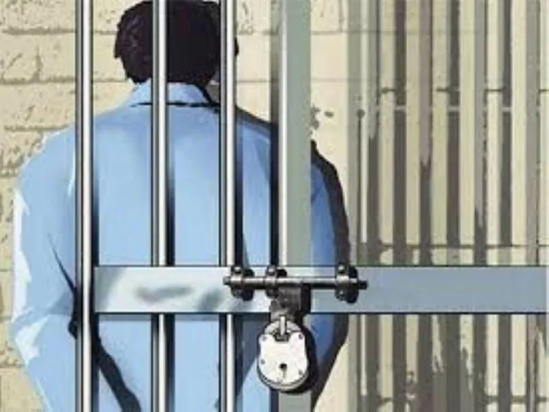 लखनऊ: छात्रा से छेड़छाड़ करने पर पुलिस का एक्शन, CCTV में कैद हुई थी घटना 