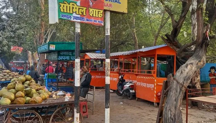 पुरानी दुकानों पर सजी महफिल, कियोस्क बने दिखावा, CM Yogi Adityanath ने संजय वन में किया था लोकार्पण