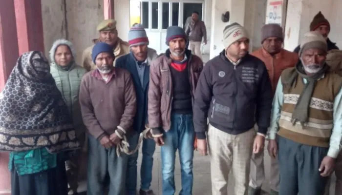 Kanpur:  परेशान युवतियों के मददगार बनकर बेचने वाले गैंग का भंडाफोड़, रायपुरवा पुलिस ने महिला सहित पांच आरोपियों को किया गिरफ्तार