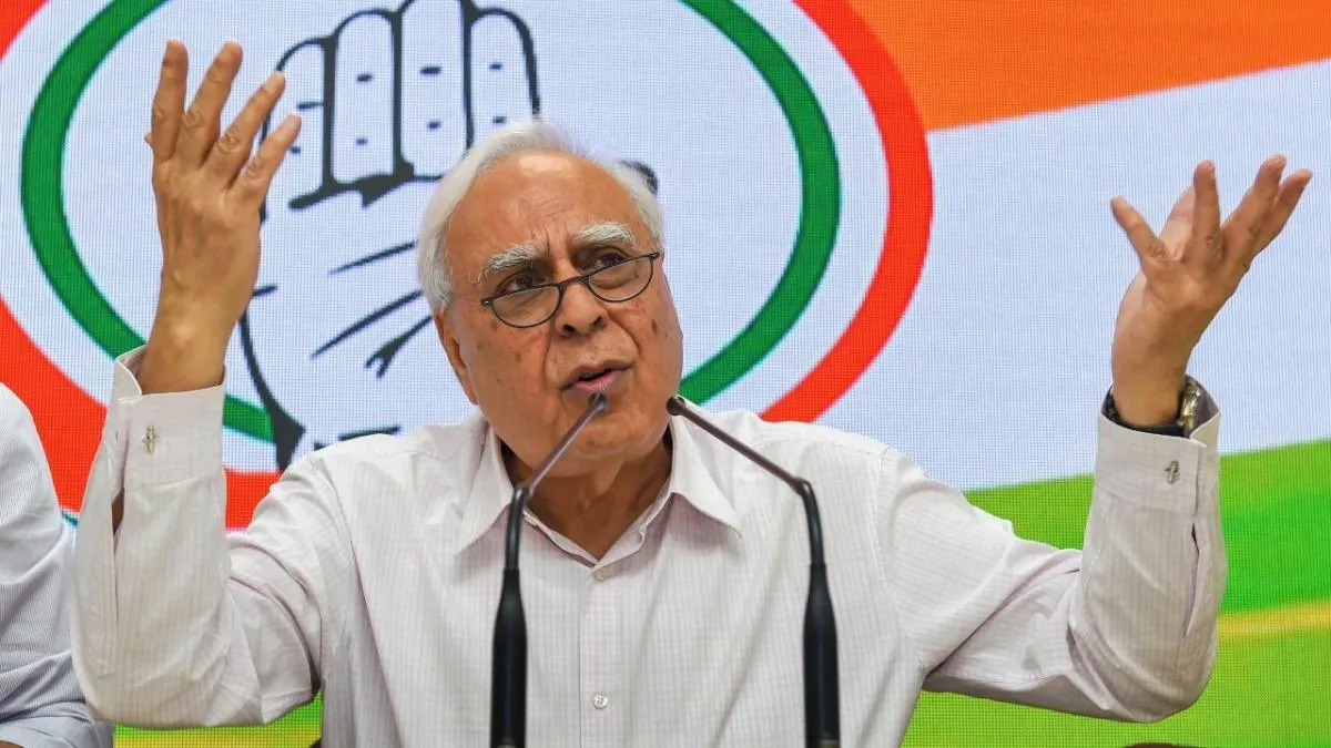 सरकार स्वतंत्रता के अंतिम स्तंभ ‘न्यायपालिका’ पर कब्जा करना चाहती है : कपिल सिब्बल 
