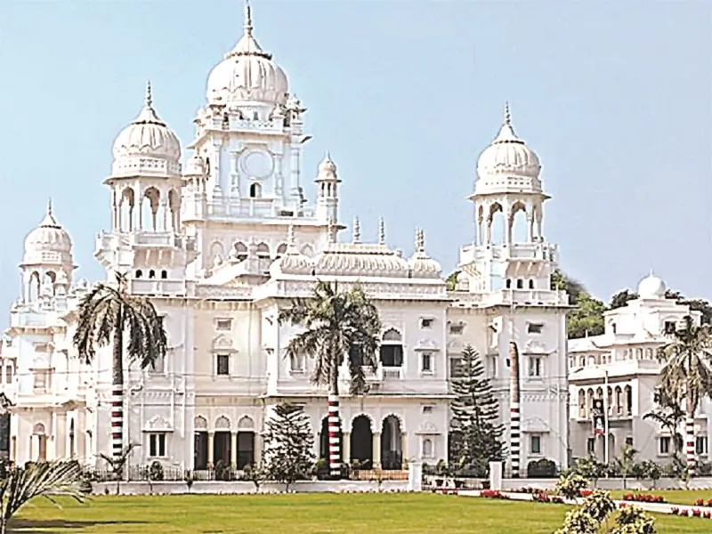 लखनऊ : केजीएमयू डॉक्टर नहीं लिख सकेंगे बाहर की दवा