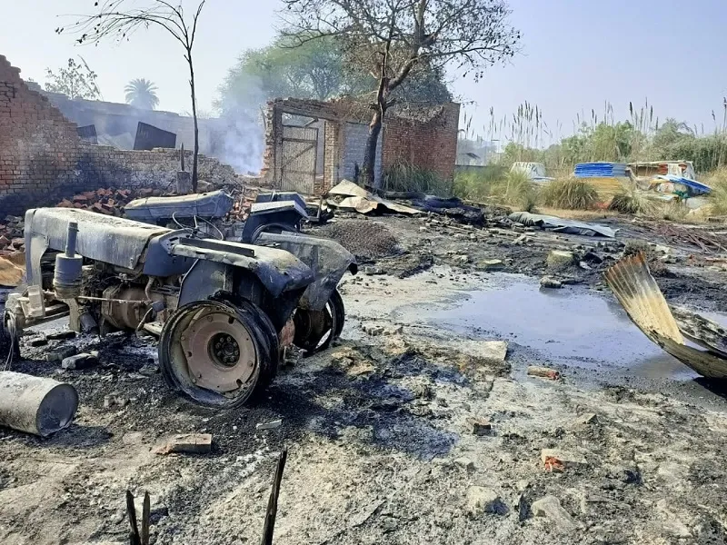 बिठूर के गद्दा गोदाम में लगी आग