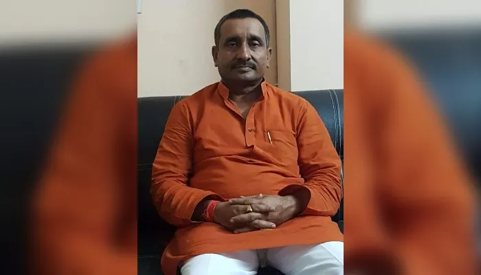 Unnao के चर्चित माखी कांड के आरोपी पूर्व विधायक की पैरोल पर पीड़िता ने उठाए सवाल, बोली- मेरी जान को खतरा