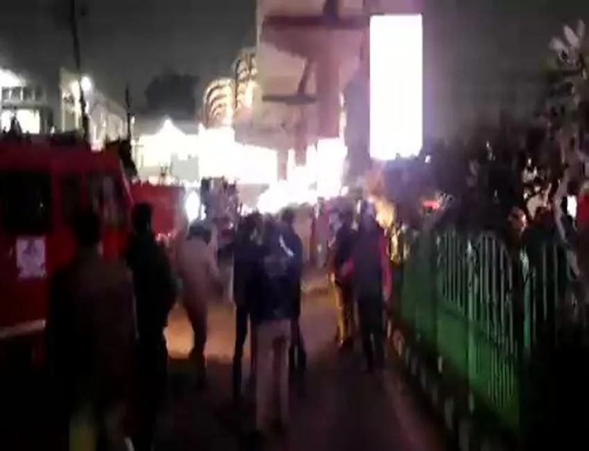 Video: लखनऊ के Olympia Gym बिल्डिंग में लगी भीषण आग, एक की मौत, कई झुलसे