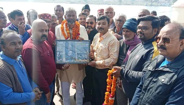 Banda: पर्यटन विकास समिति के ब्रांड एंबेसडर बने पद्मश्री उमाशंकर, शंकर सरोवर नवाब टैंक में किया गया सम्मानित