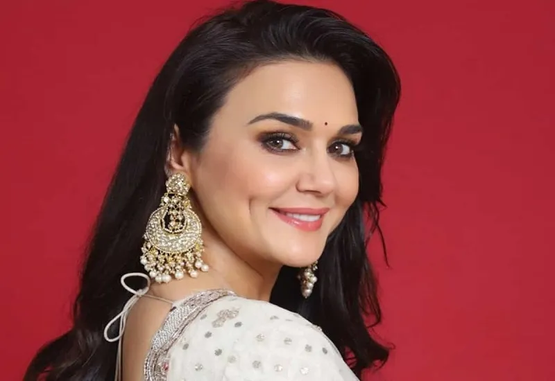 Preity Zinta Birthday : 48 साल की हुईं डिंपल गर्ल, इन फिल्मों ने बनाया सुपरस्टार