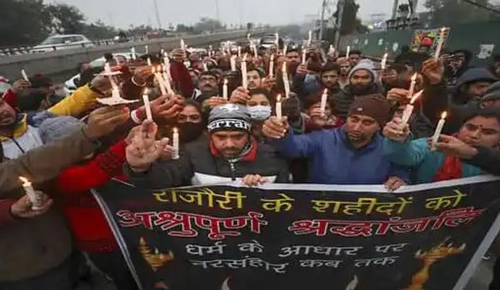 राजौरी में हुई हत्याओं के खिलाफ पुंछ में दूसरे दिन बंद, कठुआ और जम्मू में प्रदर्शन 