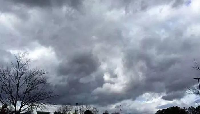 Winter In UP : तीन दिन बाद बन रहे बारिश के आसार, पश्चिमी विक्षोभ होने से गलन घटने का अनुमान