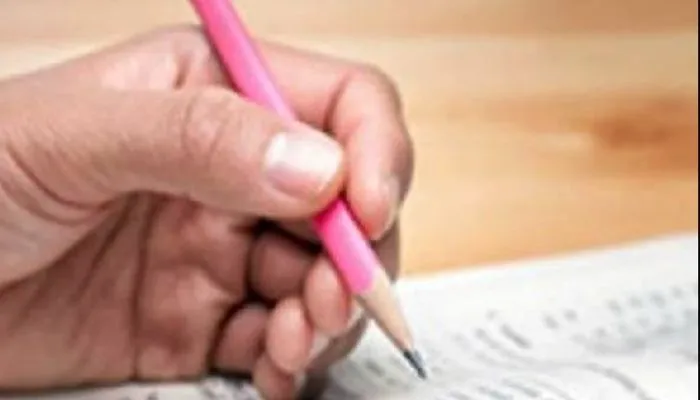 Kanpur : कैसे शिक्षित होंगे बच्चे, जब सरकार ही नहीं दे रही ध्यान, RTE के तहत पढ़ रहे बच्चों की नहीं आई फीस