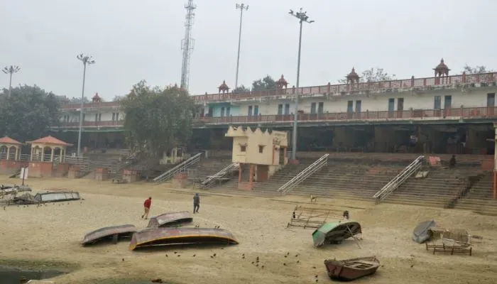 मकर संक्रांति से पहले Kanpur Nagar Nigam बदलेगा घाटों की सूरत, महिला-पुरुष अलग-अलग करेंगे स्नान