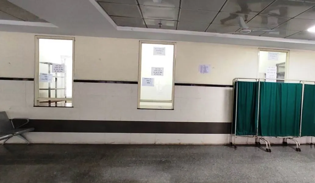 बरेली: तीन सौ बेड अस्पताल में बना बुजुर्ग-दिव्यांगों के लिए अलग पर्चा काउंटर