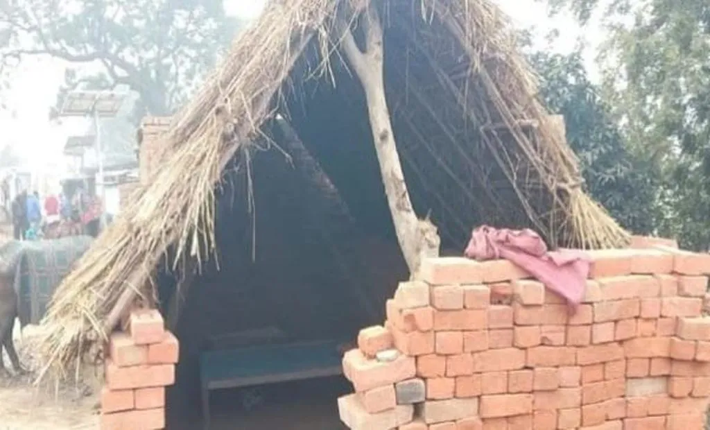 शाहजहांपुर: झोपड़ी में फंदे से लटके मिले प्रेमी युगल, इलाके में मचा हड़कंप