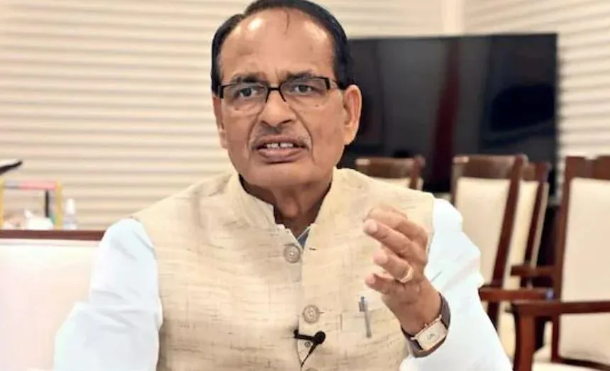 कांग्रेस को हाथ से हाथ जोड़ो नहीं, माफी मांगो कार्यक्रम चलाना चाहिए : CM शिवराज