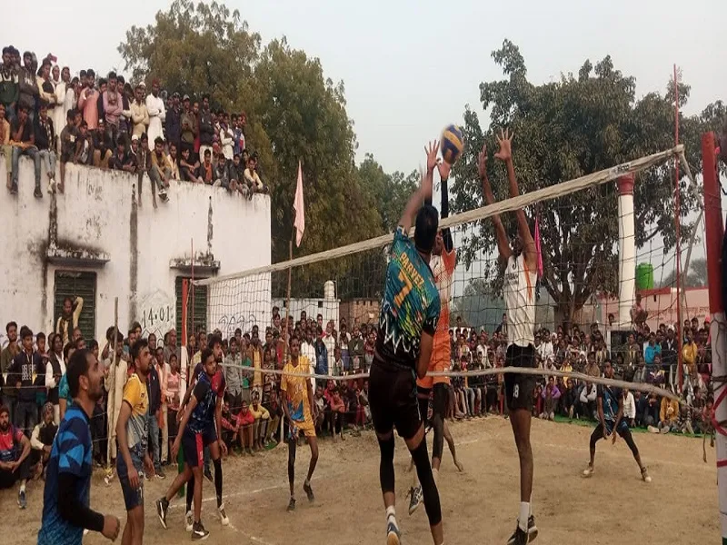 सुलतानपुर : गाजीपुर ने रायबरेली को 2-0 से हराकर ट्राफी पर किया कब्जा 