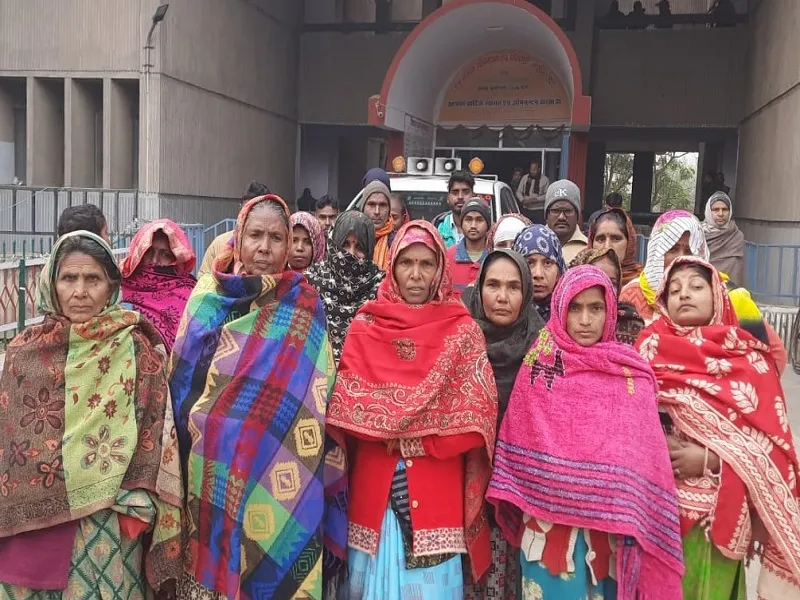 सुलतानपुर : पीएम आवास दिलाने के नाम पर रिश्वत मांगने का आरोप 
