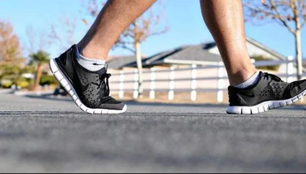 खाना खाने के बाद टहलने के हैं कई फायदे, यहां जानें आयुर्वेद एक्सपर्ट की राय