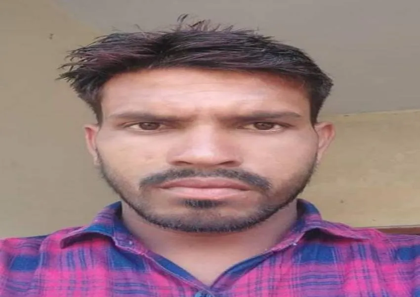बाराबंकी: ज्वालामुखी मंदिर के पेड़ से लटकता मिला युवक का शव, जांच में जुटी पुलिस