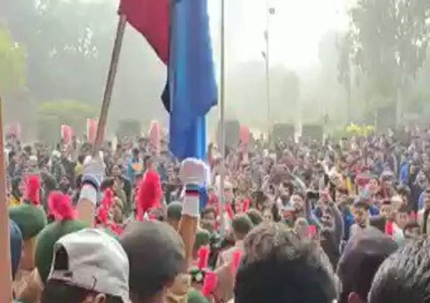 अलीगढ़: AMU में Republic Day पर  मजहबी नारा लगाने वाले छात्र खिलाफ दर्ज हुआ मुकदमा 