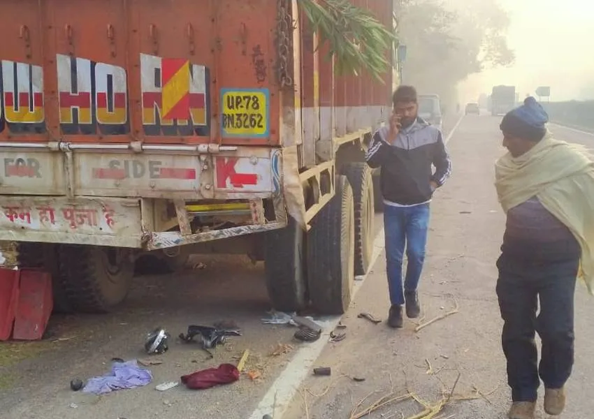 सड़क हादसे में बहराइच के दो छात्रों की मौत, परिवार में मचा कोहराम