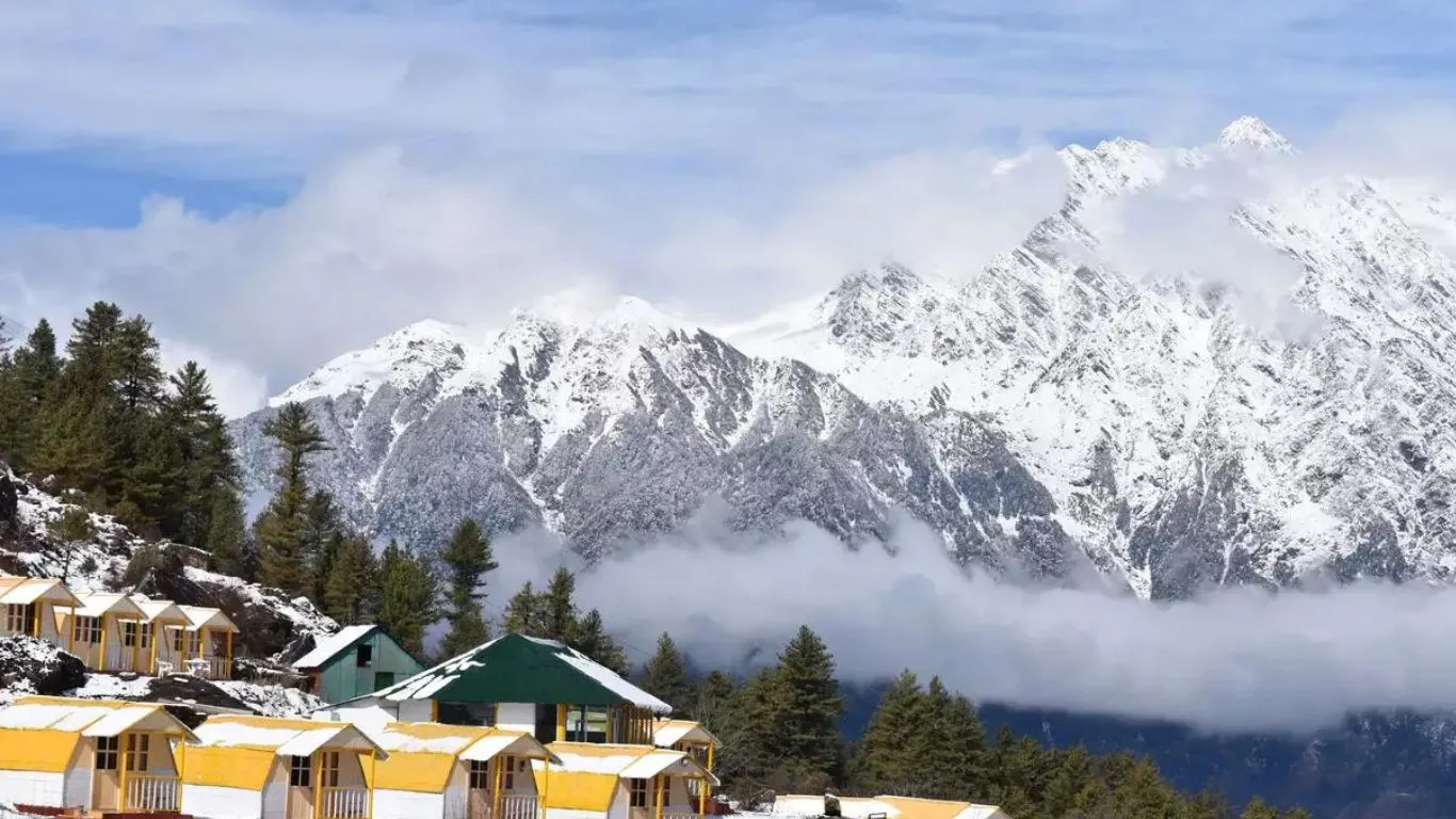 Uttarakhand News: प्रदेश में आज से बदलेगा मौसम का मिजाज, एक सप्ताह तक बारिश और बर्फबारी के संकेत 