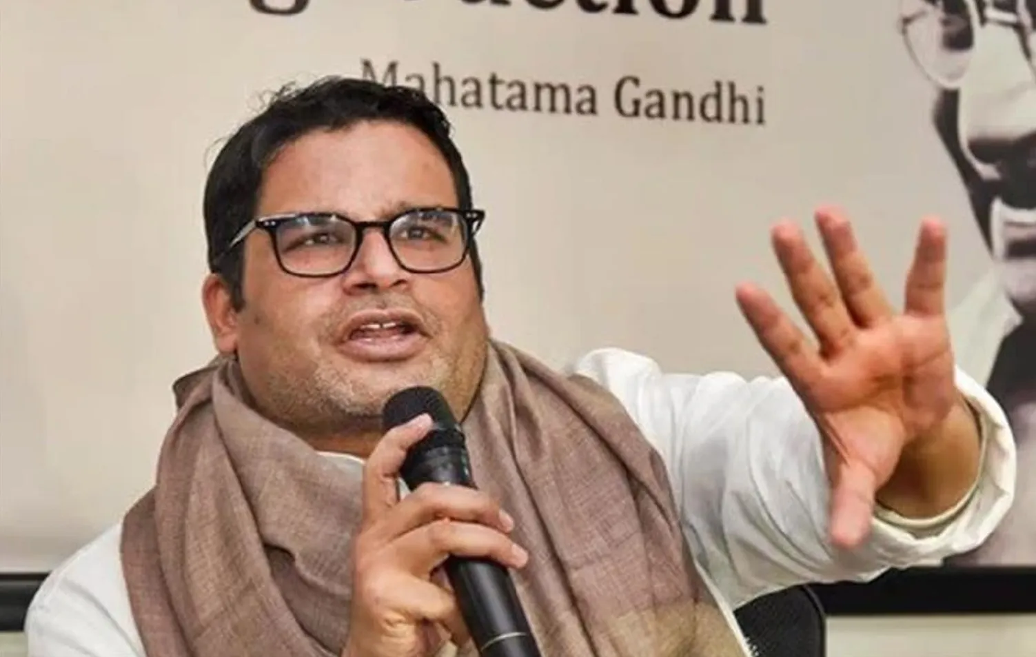 लोकसभा चुनाव लड़ने के पक्ष में समर्थकों की हामी के बाद प्रशांत किशोर के राजनीतिक कदमों पर अटकलें 