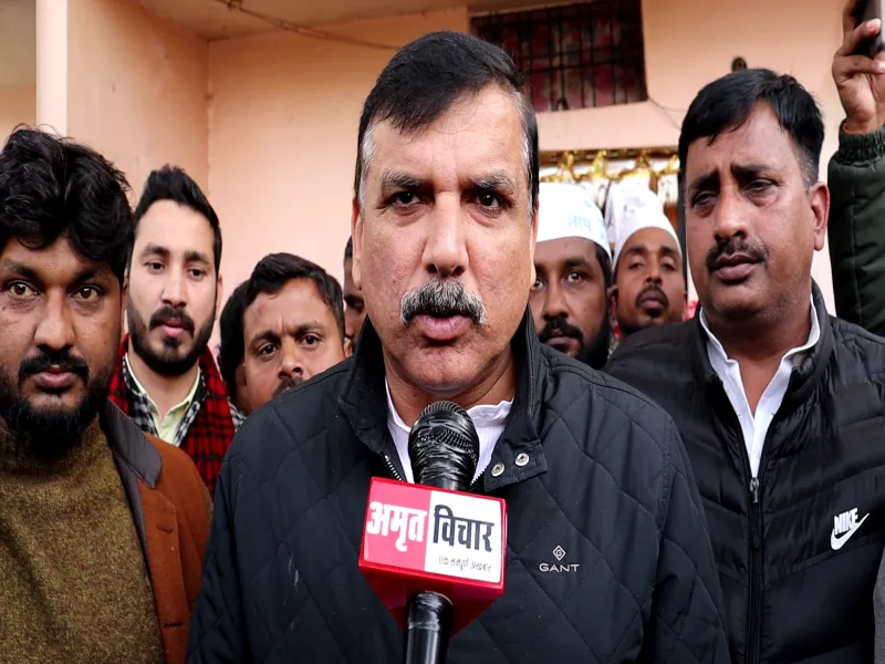 लखनऊ: इंदिरा प्रदर्शिनी वार्ड आंदोलन में शामिल हुए सांसद संजय सिंह, जनता की समस्याओं से हुए रूबरू